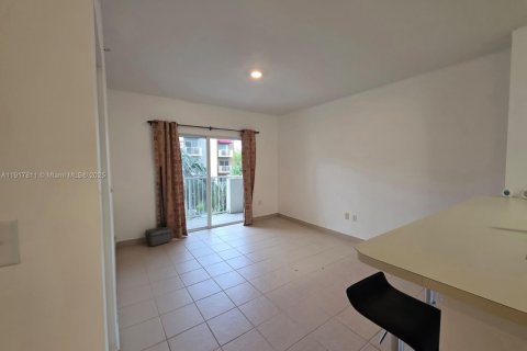 Купить кондоминиум в Катлер-Бей, Флорида 2 спальни, 75.16м2, № 1972944 - фото 3