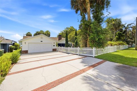 Casa en venta en Leesburg, Florida, 3 dormitorios, 256.87 m2 № 2117949 - foto 2