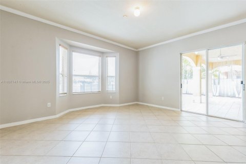 House in Miami, Florida 5 bedrooms, 305.28 sq.m. № 1823726 - photo 26