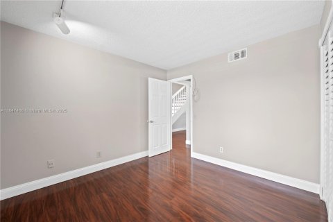 Townhouse in Pembroke Pines, Florida 2 bedrooms, 122.45 sq.m. № 1847671 - photo 19