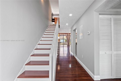 Townhouse in Pembroke Pines, Florida 2 bedrooms, 122.45 sq.m. № 1847671 - photo 21