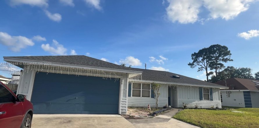 Casa en Port St. Lucie, Florida 3 dormitorios, 138.52 m2 № 1979386