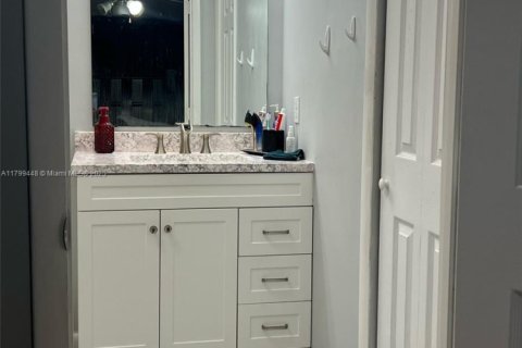 Casa en venta en Port St. Lucie, Florida, 3 dormitorios, 138.52 m2 № 1979386 - foto 17