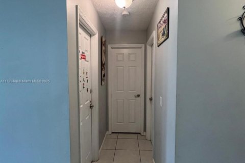 Casa en venta en Port St. Lucie, Florida, 3 dormitorios, 138.52 m2 № 1979386 - foto 11