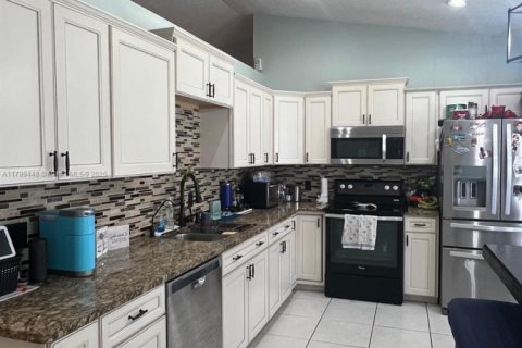 Casa en venta en Port St. Lucie, Florida, 3 dormitorios, 138.52 m2 № 1979386 - foto 5