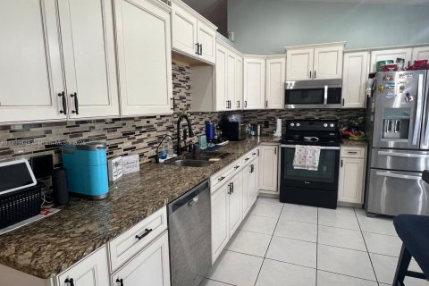 Casa en venta en Port St. Lucie, Florida, 3 dormitorios, 138.52 m2 № 1979386 - foto 7