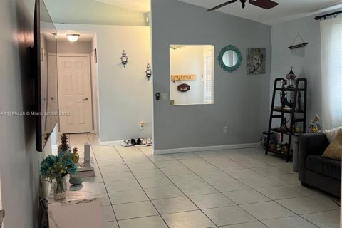 Casa en venta en Port St. Lucie, Florida, 3 dormitorios, 138.52 m2 № 1979386 - foto 15