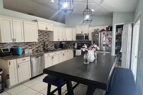 Casa en venta en Port St. Lucie, Florida, 3 dormitorios, 138.52 m2 № 1979386 - foto 4