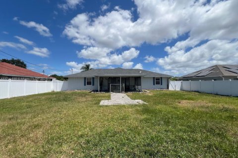 Casa en venta en Port St. Lucie, Florida, 3 dormitorios, 138.52 m2 № 1979386 - foto 23