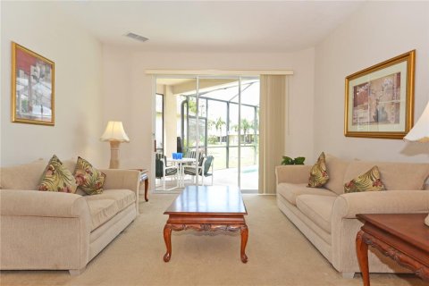 House in Davenport, Florida 5 bedrooms, 242.57 sq.m. № 2400327 - photo 8