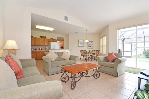 House in Davenport, Florida 5 bedrooms, 242.57 sq.m. № 2400327 - photo 4