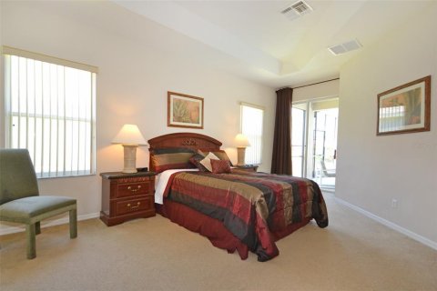 House in Davenport, Florida 5 bedrooms, 242.57 sq.m. № 2400327 - photo 10