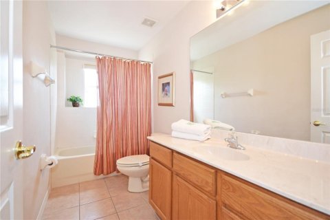 House in Davenport, Florida 5 bedrooms, 242.57 sq.m. № 2400327 - photo 22