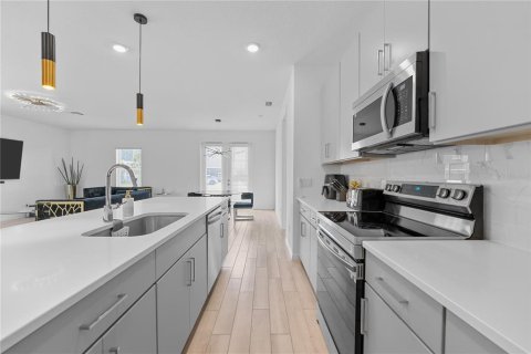 Casa en alquiler en Davenport, Florida, 4 dormitorios, 177.44 m2 № 1917294 - foto 23