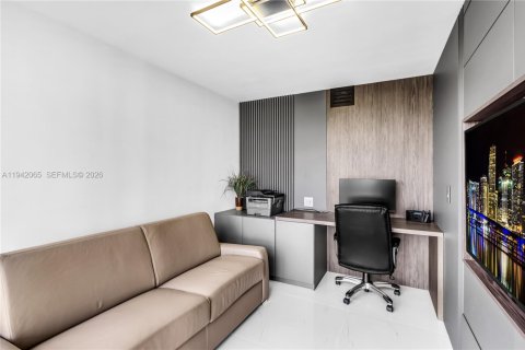 Copropriété à louer à Hallandale Beach, Floride: 2 chambres, 99.87 m2 № 1999033 - photo 25