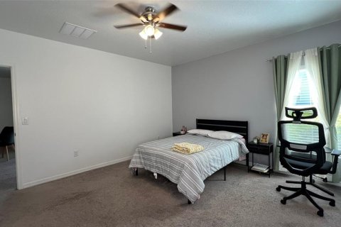 House in Davenport, Florida 4 bedrooms, 196.21 sq.m. № 2093541 - photo 10