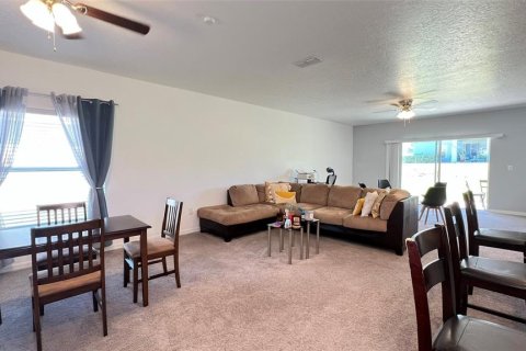 House in Davenport, Florida 4 bedrooms, 196.21 sq.m. № 2093541 - photo 14