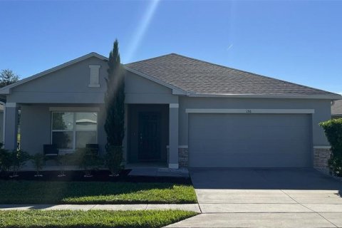House in Davenport, Florida 4 bedrooms, 196.21 sq.m. № 2093541