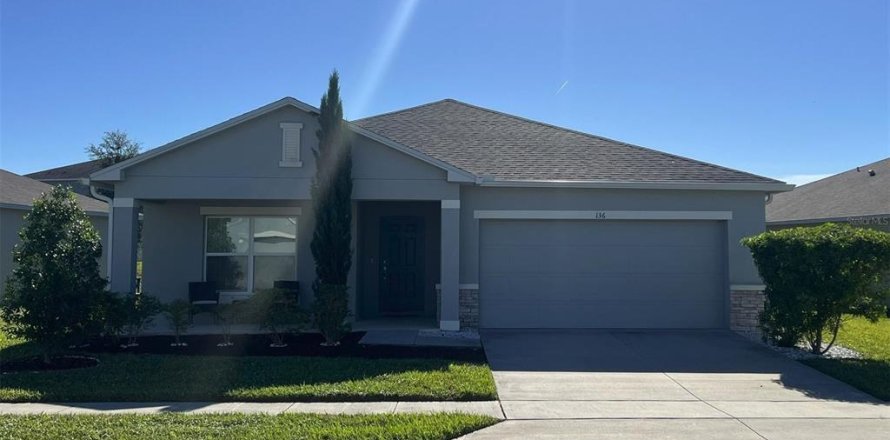 House in Davenport, Florida 4 bedrooms, 196.21 sq.m. № 2093541