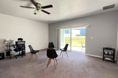 House in Davenport, Florida 4 bedrooms, 196.21 sq.m. № 2093541 - photo 11