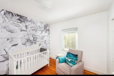 Снять в аренду виллу или дом в Корал-Гейблс, Флорида 3 спальни, 204.38м2, № 1988106 - фото 5