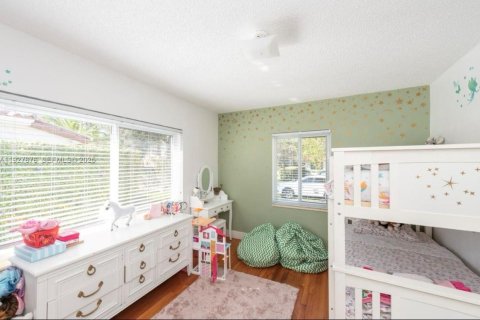 Снять в аренду виллу или дом в Корал-Гейблс, Флорида 3 спальни, 204.38м2, № 1988106 - фото 7