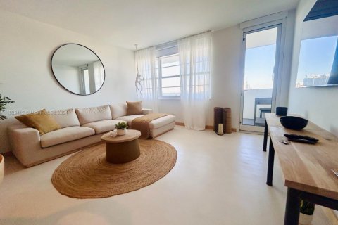 Condominio en alquiler en Miami Beach, Florida, 1 dormitorio, 78.5 m2 № 2016135 - foto 3