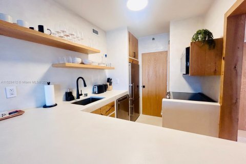 Condominio en alquiler en Miami Beach, Florida, 1 dormitorio, 78.5 m2 № 2016135 - foto 6