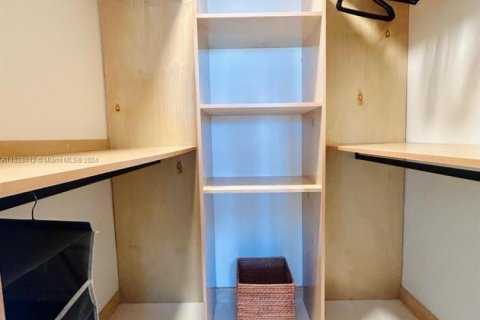 Condominio en alquiler en Miami Beach, Florida, 1 dormitorio, 78.5 m2 № 2016135 - foto 10