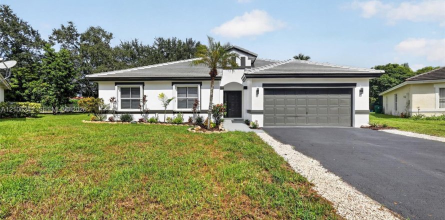 Villa ou maison à Miramar, Floride 3 chambres, 155.33 m2 № 2414687