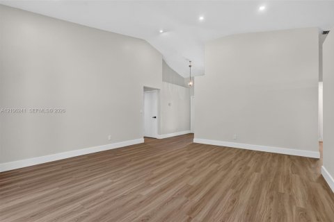 Villa ou maison à vendre à Miramar, Floride: 3 chambres, 155.33 m2 № 2414687 - photo 7