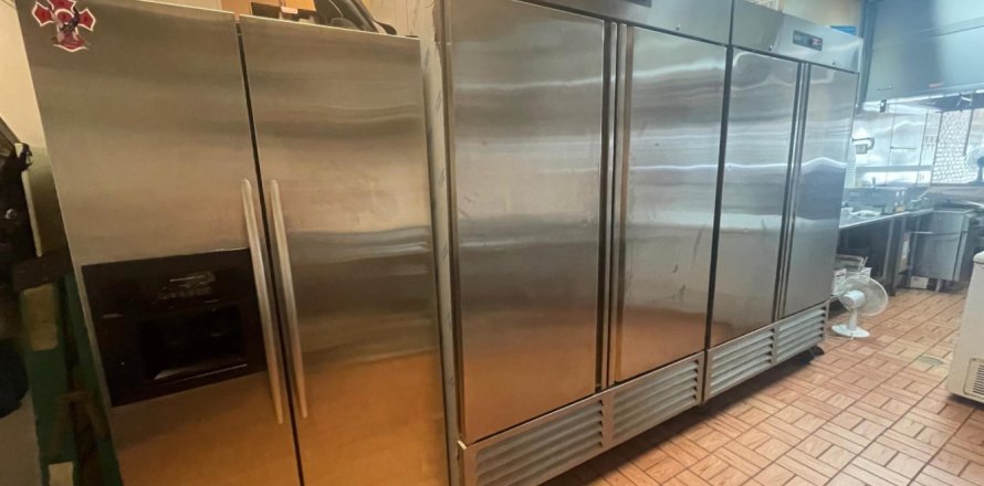 Commercial property in Royal Palm Beach, Florida № 742046