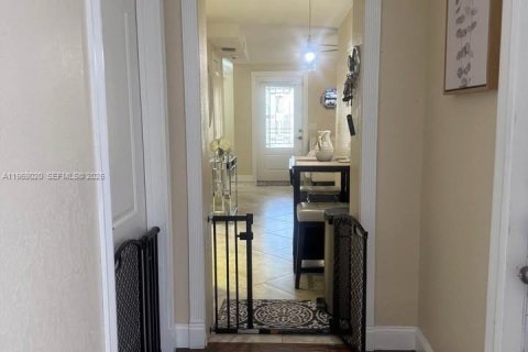 Casa en venta en Palm Springs, Florida, 2 dormitorios, 51.19 m2 № 2031873 - foto 20