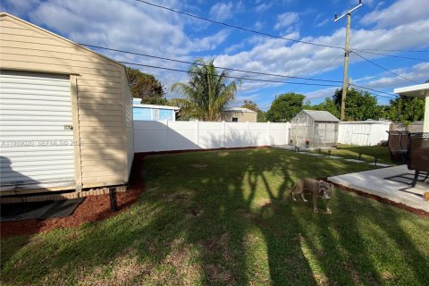 Casa en venta en Palm Springs, Florida, 2 dormitorios, 51.19 m2 № 2031873 - foto 25