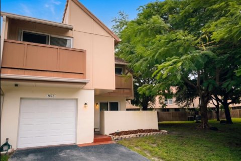 Townhouse in Plantation, Florida 4 bedrooms, 193.24 sq.m. № 2261663