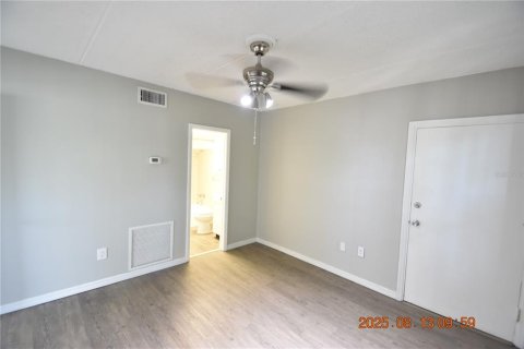 Apartamento en alquiler en Tampa, Florida, 1 dormitorio, 51.1 m2 № 1915600 - foto 17