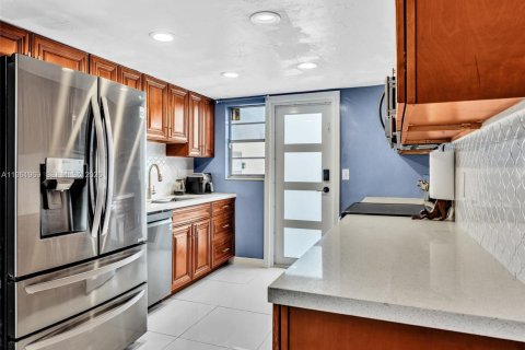 Купить кондоминиум в Холливуд, Флорида 2 спальни, 130.06м2, № 2024694 - фото 7