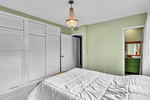 Купить кондоминиум в Холливуд, Флорида 2 спальни, 130.06м2, № 2024694 - фото 21