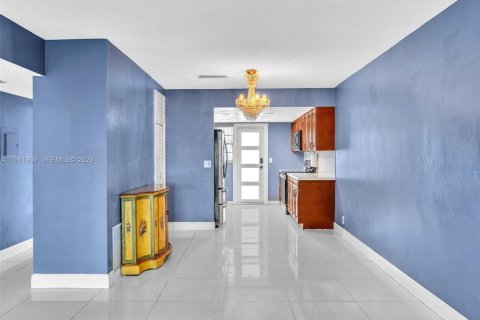 Купить кондоминиум в Холливуд, Флорида 2 спальни, 130.06м2, № 2024694 - фото 4