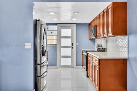 Купить кондоминиум в Холливуд, Флорида 2 спальни, 130.06м2, № 2024694 - фото 6