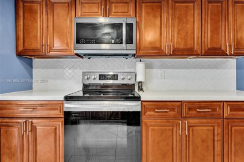 Купить кондоминиум в Холливуд, Флорида 2 спальни, 130.06м2, № 2024694 - фото 9