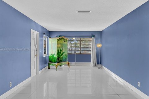 Купить кондоминиум в Холливуд, Флорида 2 спальни, 130.06м2, № 2024694 - фото 12