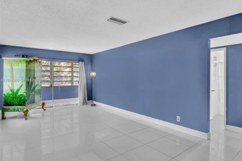 Купить кондоминиум в Холливуд, Флорида 2 спальни, 130.06м2, № 2024694 - фото 13