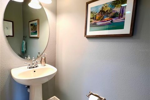 Townhouse in PALM RIVER TOWNHOMES in Tampa, Florida 2 bedrooms, 114.27 sq.m. № 2227406 - photo 11