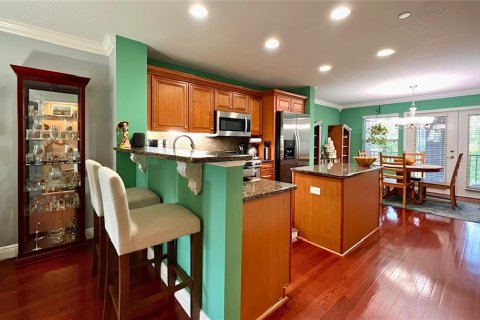 Townhouse in PALM RIVER TOWNHOMES in Tampa, Florida 2 bedrooms, 114.27 sq.m. № 2227406 - photo 5