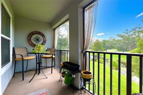 Townhouse in PALM RIVER TOWNHOMES in Tampa, Florida 2 bedrooms, 114.27 sq.m. № 2227406 - photo 9