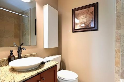 Townhouse in PALM RIVER TOWNHOMES in Tampa, Florida 2 bedrooms, 114.27 sq.m. № 2227406 - photo 18