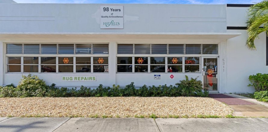 Tienda en West Palm Beach, Florida № 945713