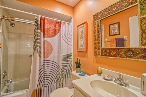 Villa ou maison à vendre à Sarasota, Floride: 2 chambres, 124.49 m2 № 1515740 - photo 21