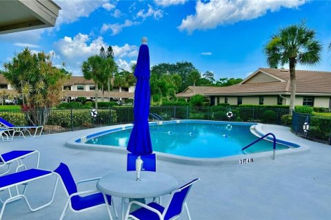 Villa ou maison à vendre à Sarasota, Floride: 2 chambres, 124.49 m2 № 1515740 - photo 3